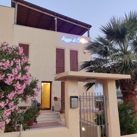 مبيت وإفطار كوستوناتشي Raggi Di Sole المظهر الخارجي الصورة