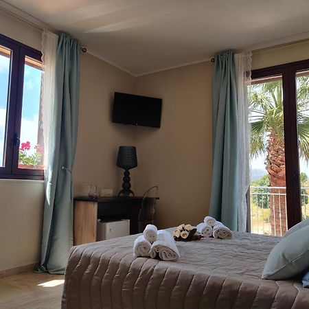مبيت وإفطار كوستوناتشي Raggi Di Sole المظهر الخارجي الصورة