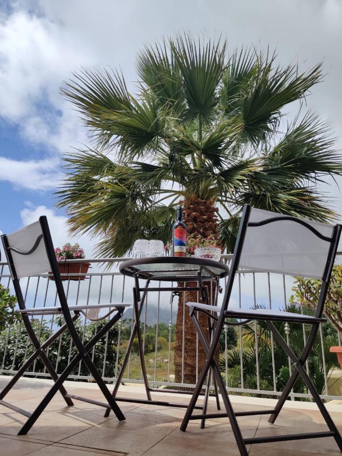مبيت وإفطار كوستوناتشي Raggi Di Sole المظهر الخارجي الصورة