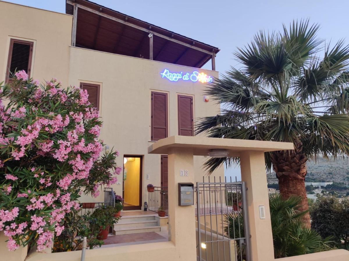مبيت وإفطار كوستوناتشي Raggi Di Sole المظهر الخارجي الصورة