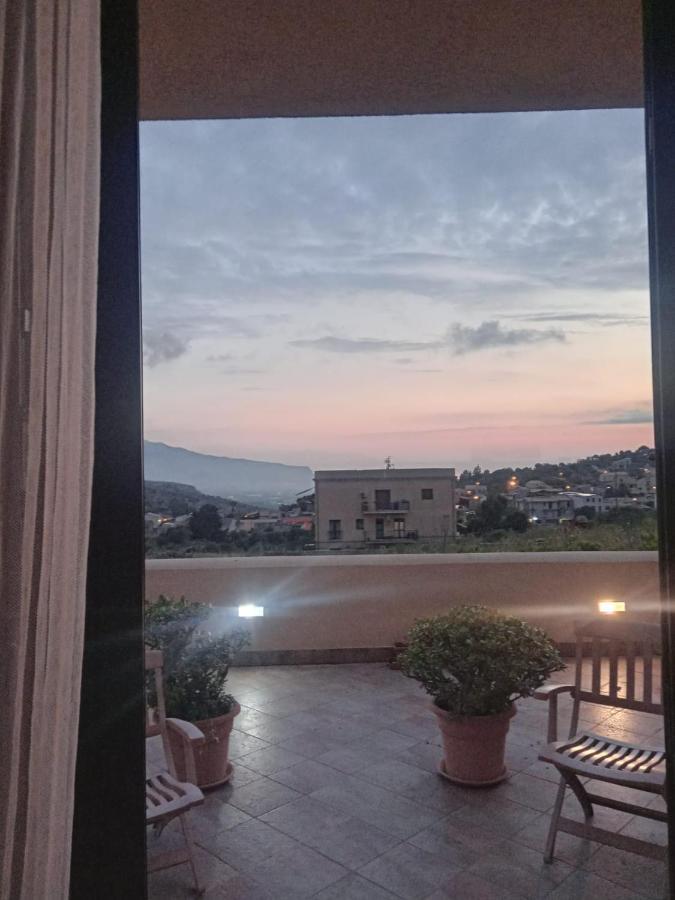 مبيت وإفطار كوستوناتشي Raggi Di Sole المظهر الخارجي الصورة