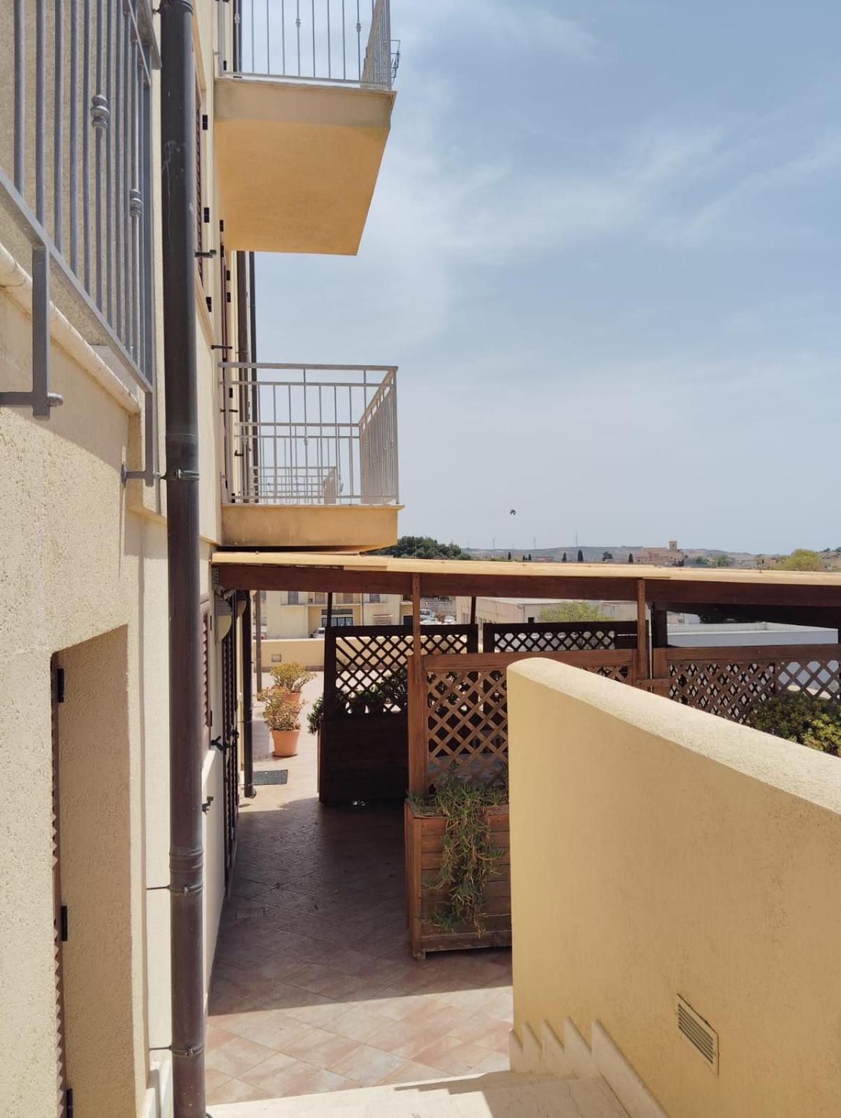 مبيت وإفطار كوستوناتشي Raggi Di Sole المظهر الخارجي الصورة